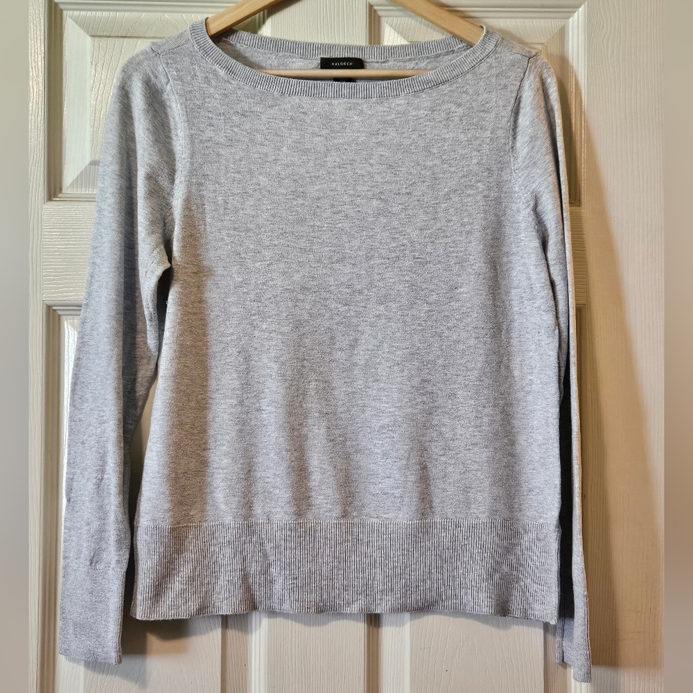 Halogen Lightweight Light Gray Crewneck Sweater Size Medium